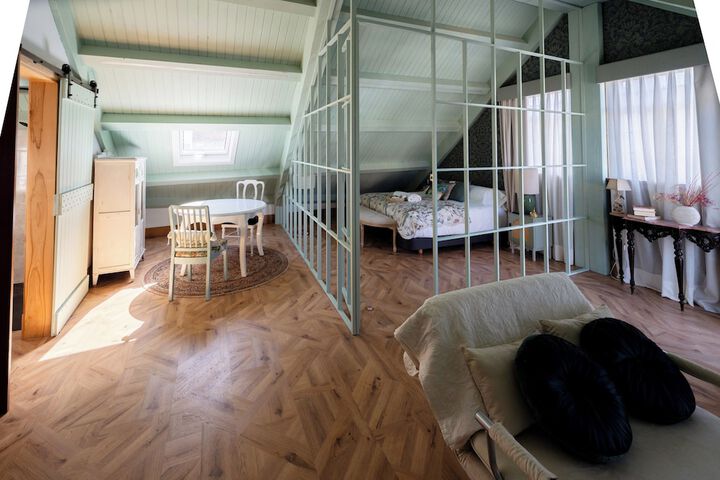 Room 12 of 68