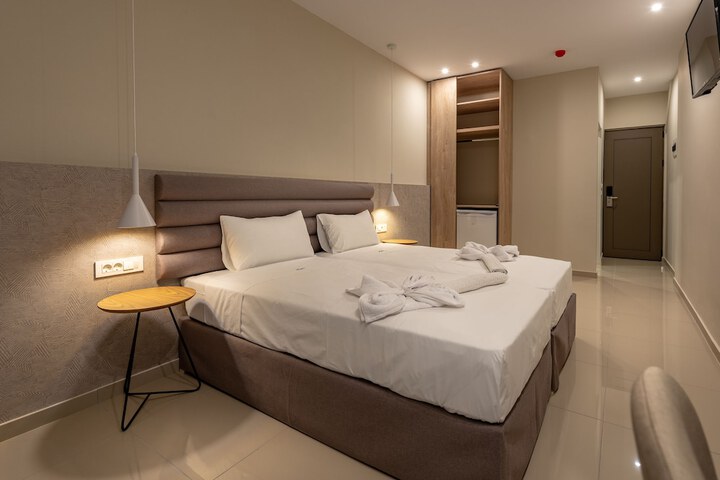 Room 9 of 24