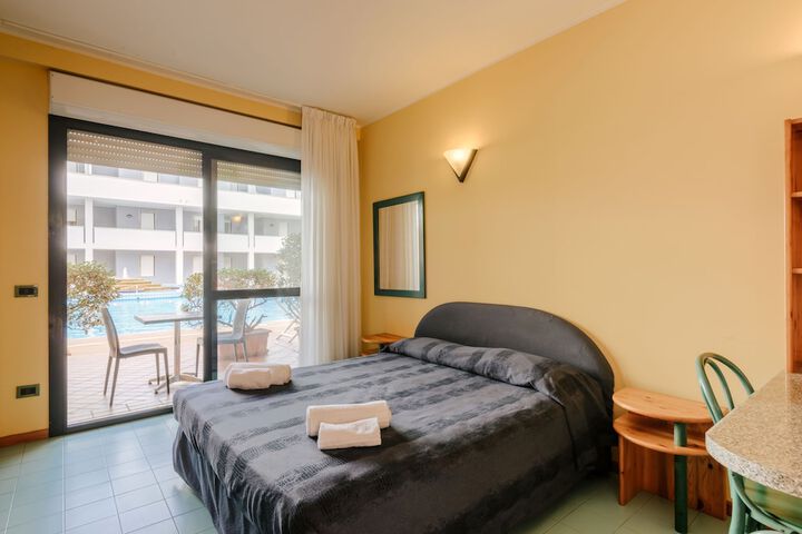 Room 18 of 114