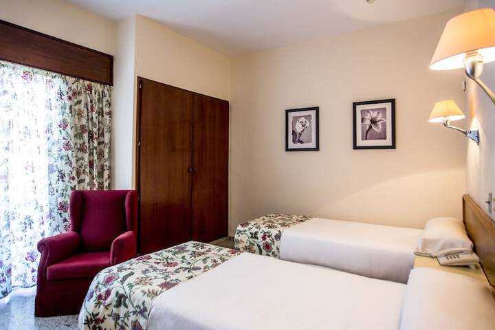 Room 9 of 23