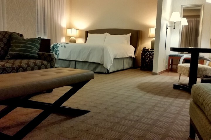1 King Bed (8 of 12)