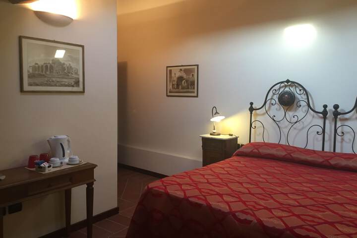 Room 6 of 27