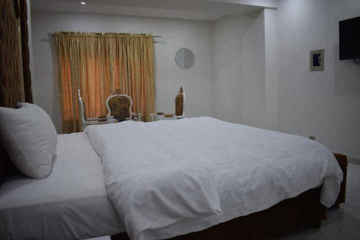 Room 3 of 13