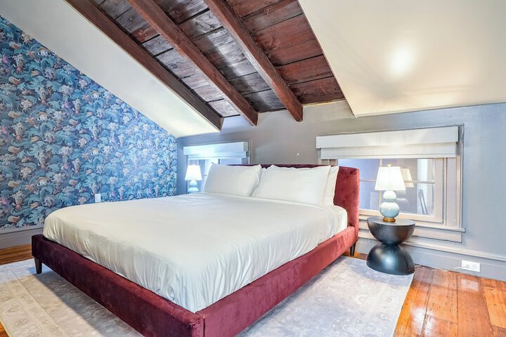 Room 5 of 79