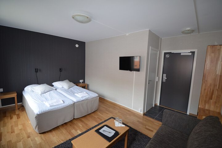 Room 8 of 49
