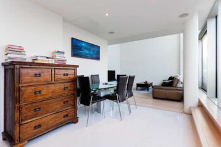 Room 10 of 19