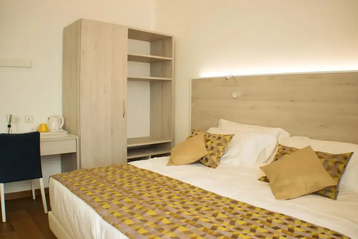 Room 6 of 36