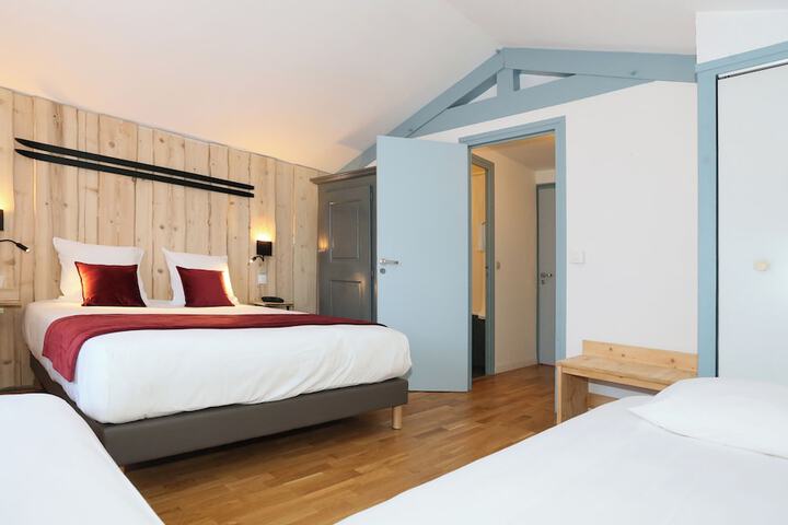 Room 3 of 33
