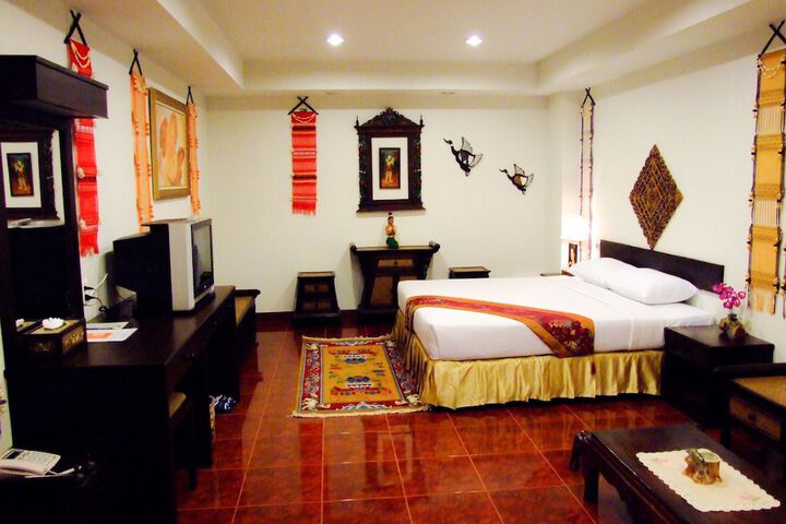 Room 27 of 82