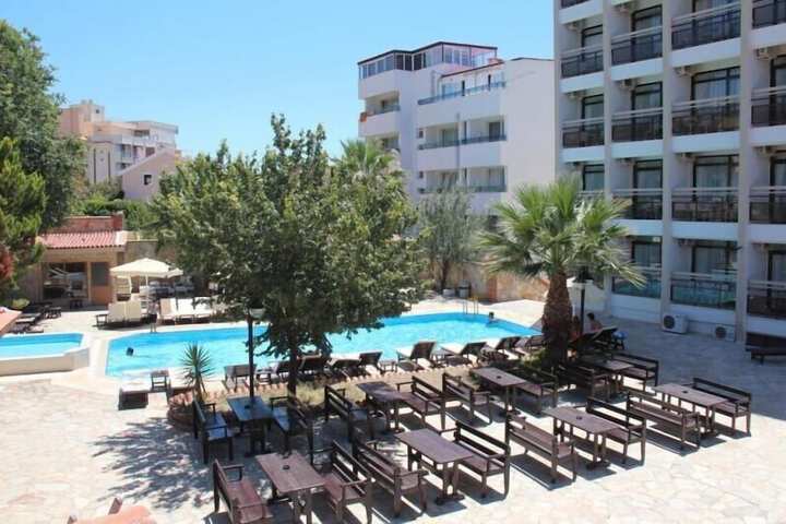 Pool Hotel