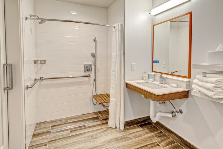 Bathroom shower