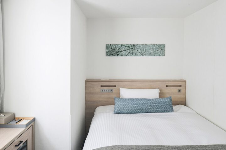 Room 5 of 90