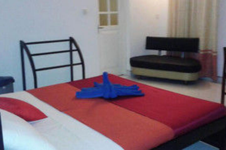 Room 13 of 25
