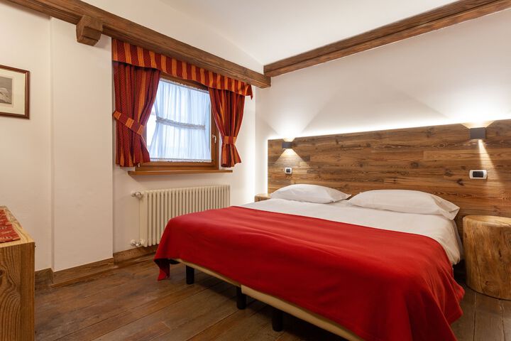 Room 5 of 35