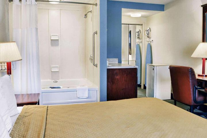 1 King Bed (1 of 8)