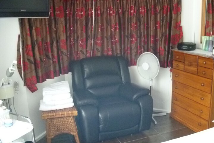 Room 4 of 48