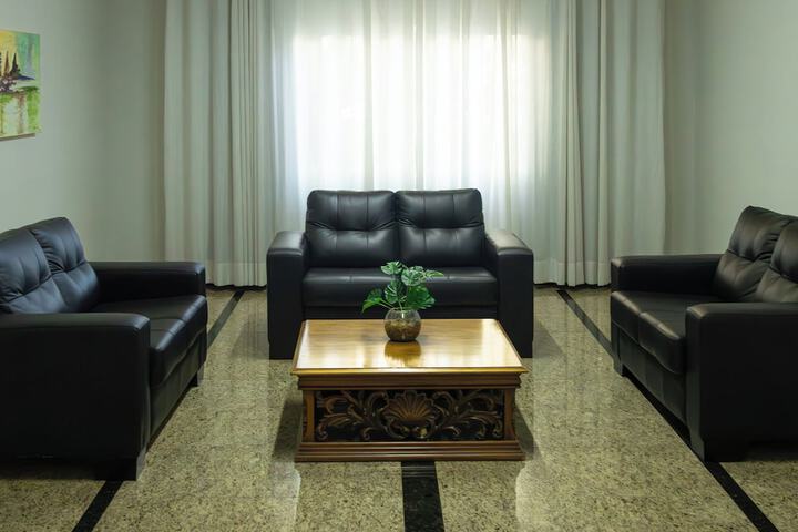 Lounge 46 of 69