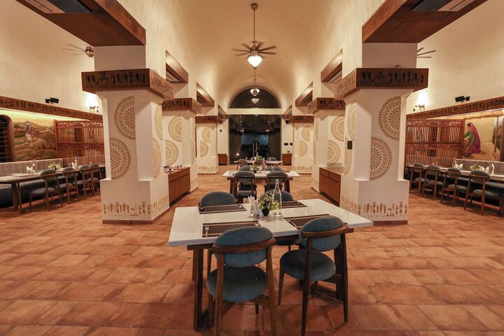 Dining 74 of 160