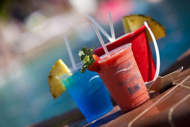 Poolside bar