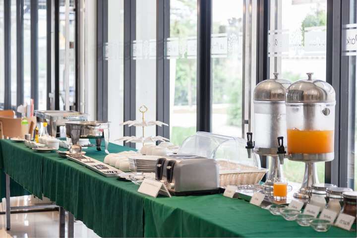 Breakfast/Coffee Service 19 of 40