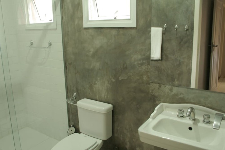 Room 28 of 53