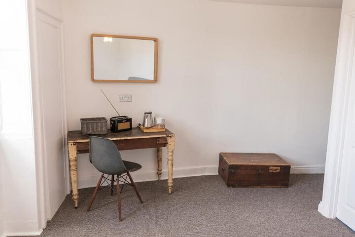 Room 16 of 64