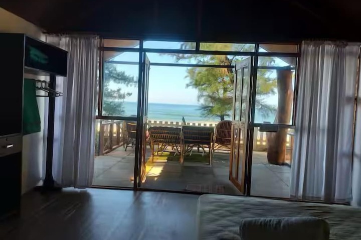 Room 16 of 60