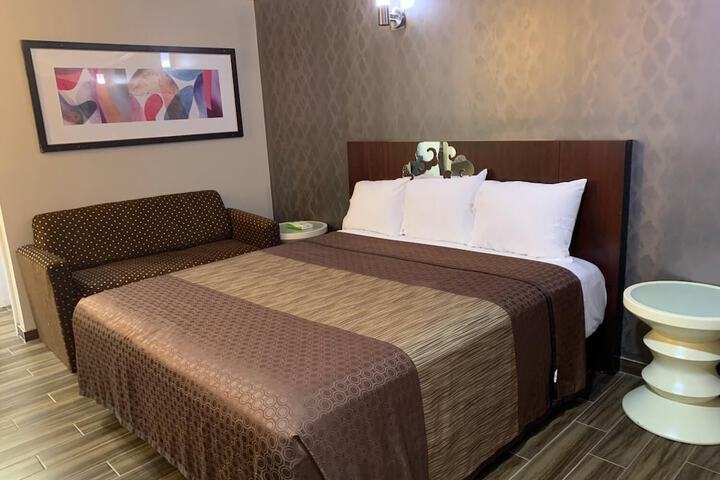 Room 22 of 36