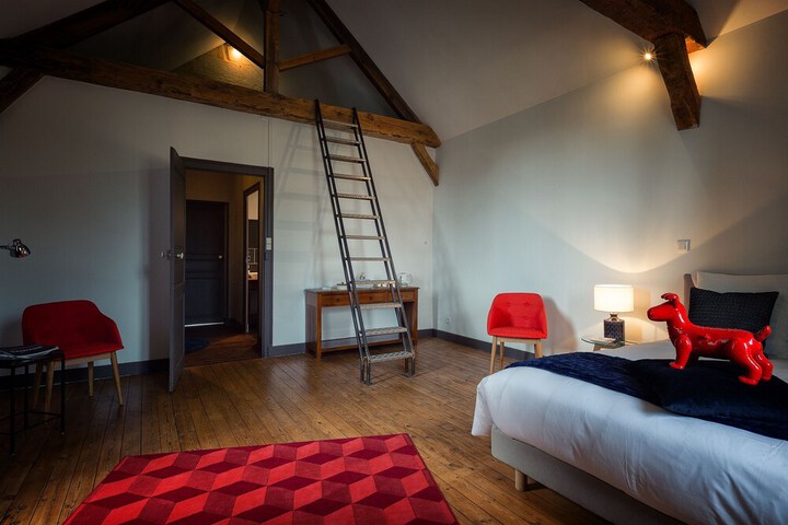 Room 10 of 35