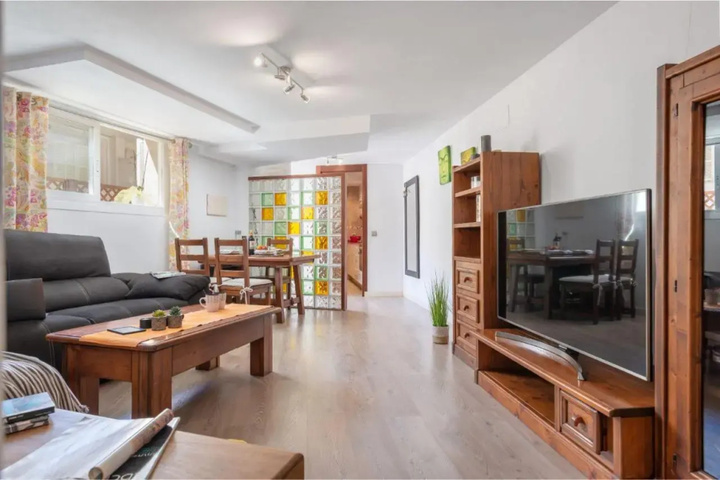 Room 4 of 15