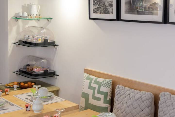 Breakfast area