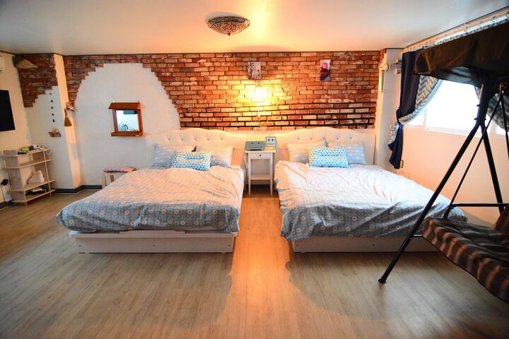 Room 18 of 264
