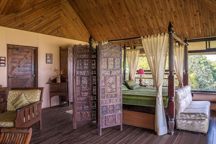 Room 4 of 98