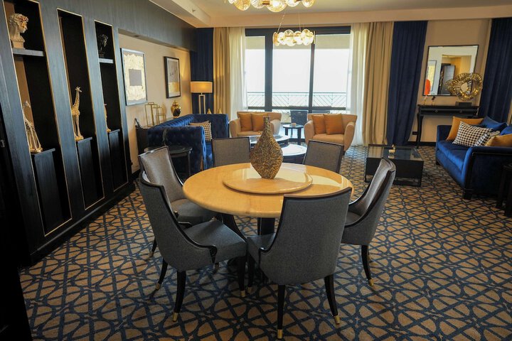 Room 27 of 128