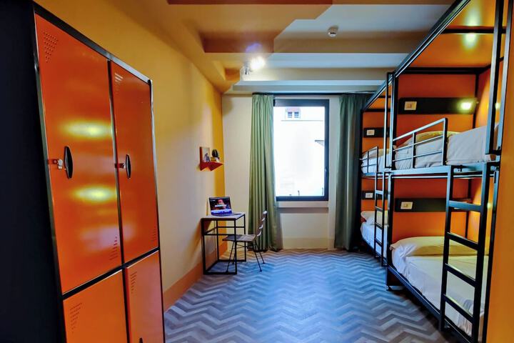 Room 18 of 39