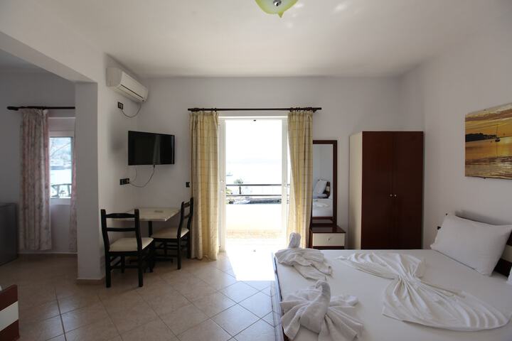 Room 6 of 53