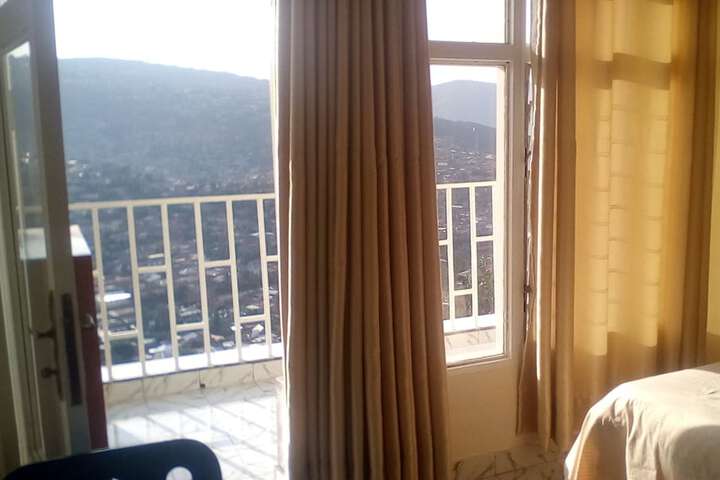 Room 6 of 20