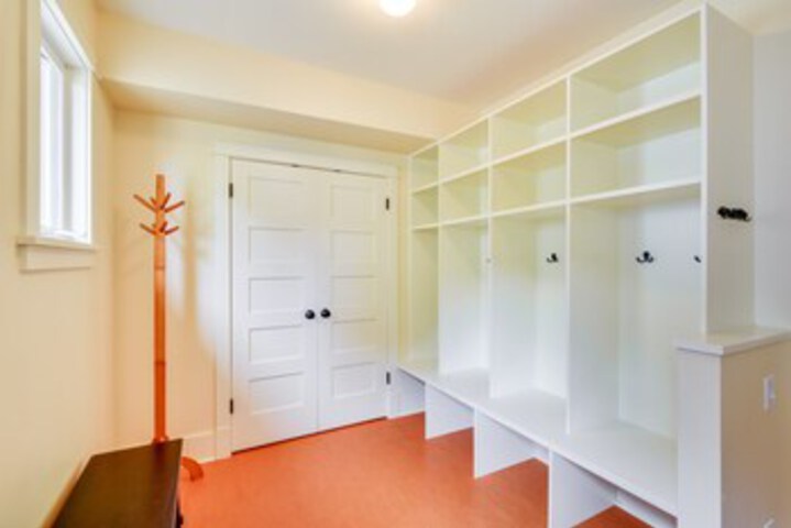 Room 10 of 24