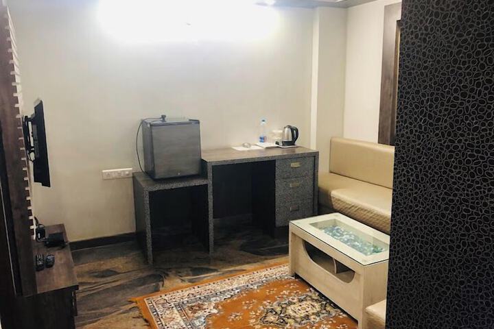 Room 11 of 20