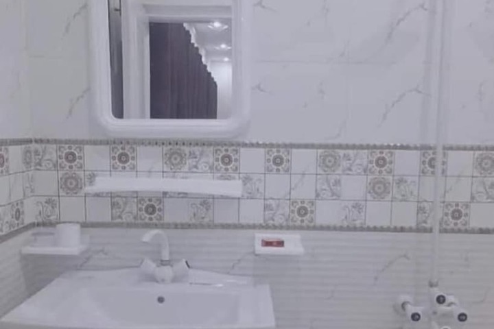 Room 13 of 16