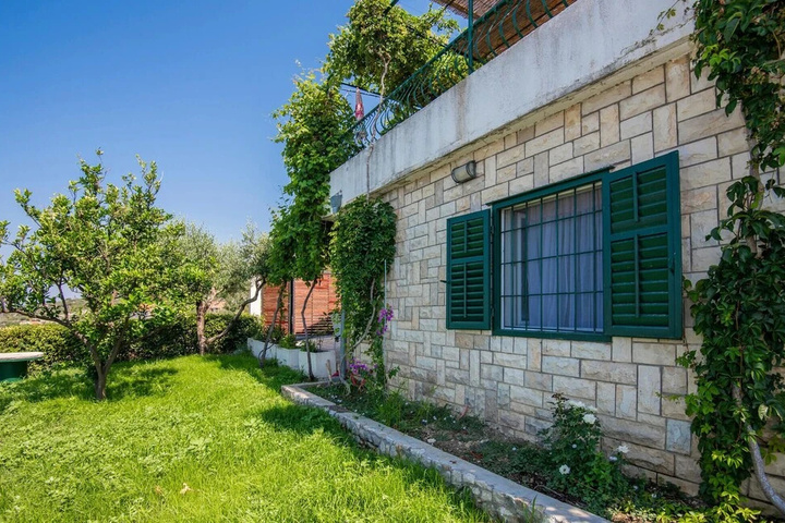 Nice Home in Podgora With Wifi and 2 Bedrooms