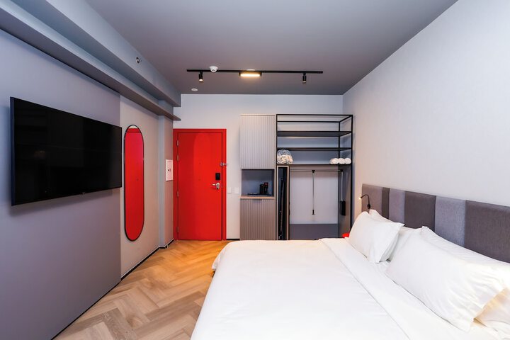 Room 16 of 68