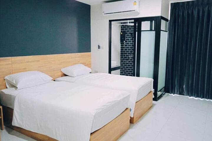 Room 11 of 29