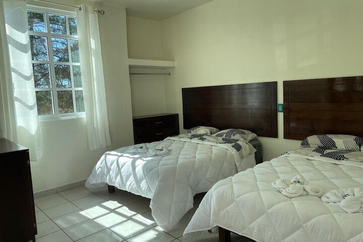 Room 2 of 7