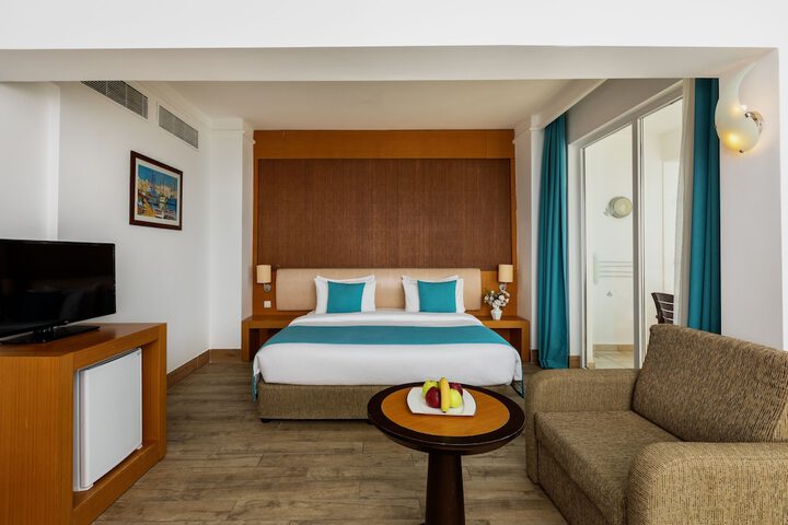 Room 50 of 180