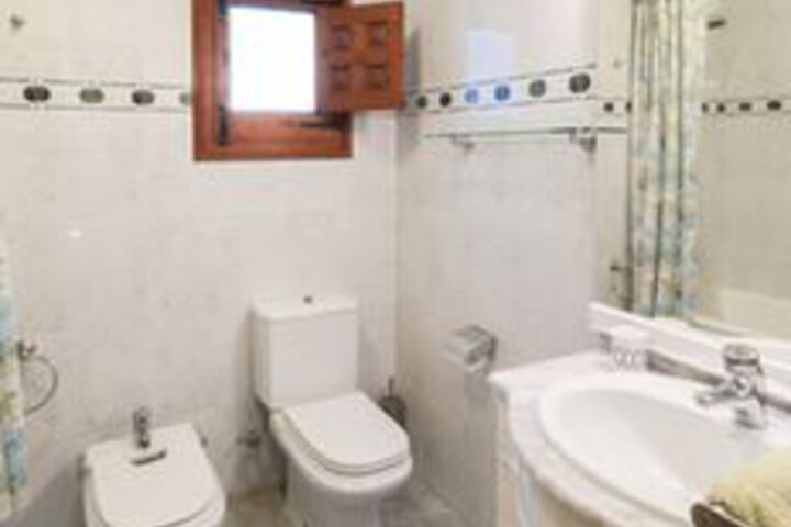 Room 8 of 27