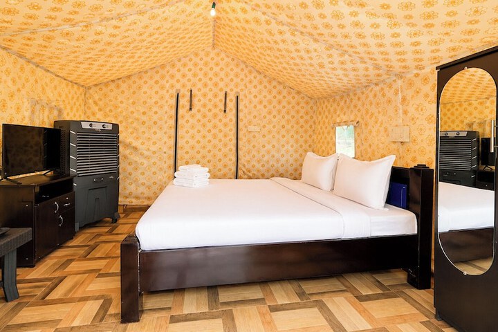 Room 8 of 28