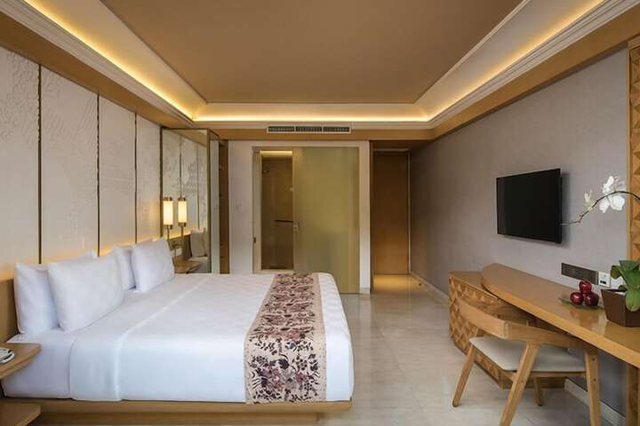 Room 9 of 48