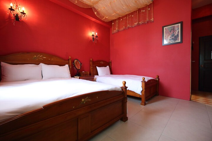 Room 19 of 120