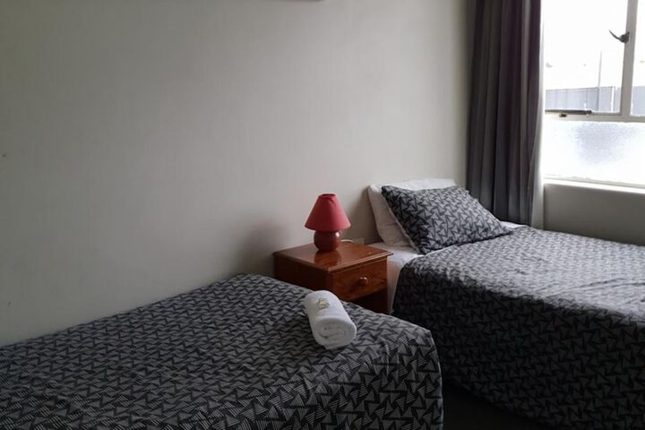 Room 11 of 40